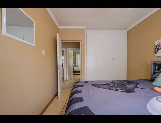 3 BEDROOM APARTMENT FOR SALE IN WAKENSHAW ESTATE